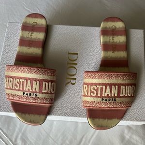 Dior slides